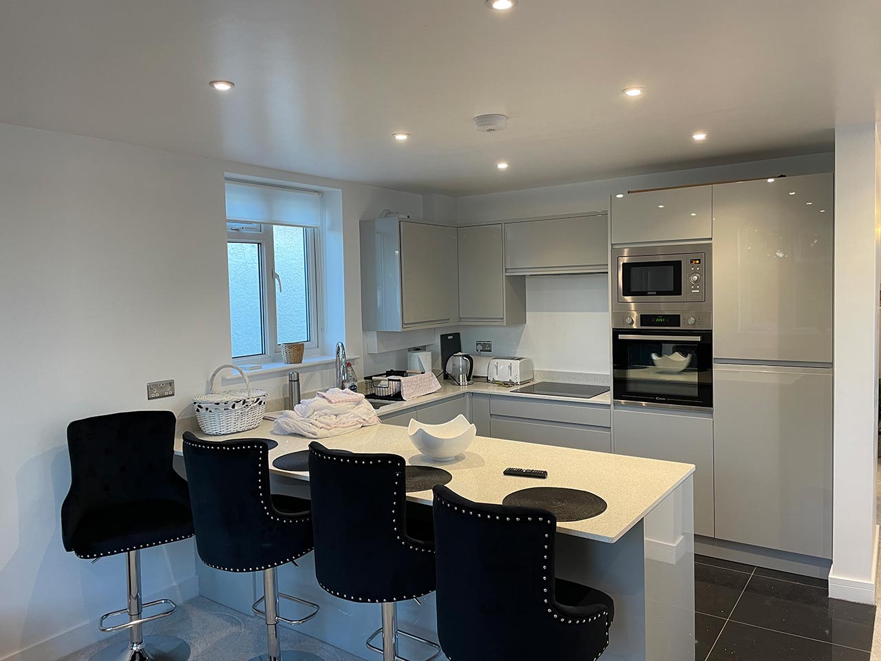 flat-refurbishment-hengistbury-court-hengistbury-road-southbourne-bournemouth-new-kitchen-installed-after flat-refurbishment-hengistbury-court-hengistbury-road-southbourne-bournemouth-new-kitchen-installed-after